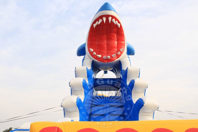 广东蓝鲨鱼水上大滑梯